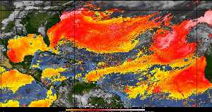 Météo tropicale : Air sec et densité de poussière dans l'air.