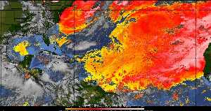 Météo tropicale : Air sec et densité de poussière dans l'air.