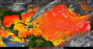 Météo tropicale : Air sec et densité de poussière dans l'air.