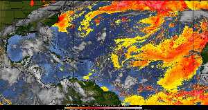 Météo tropicale : Air sec et densité de poussière dans l'air.