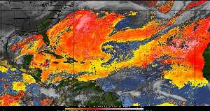 Météo tropicale : Air sec et densité de poussière dans l'air.