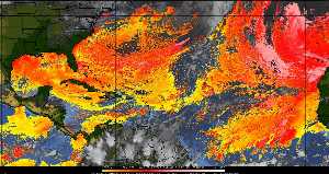Météo tropicale : Air sec et densité de poussière dans l'air.