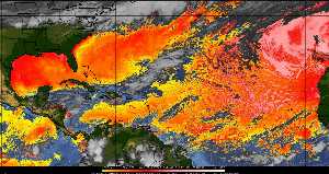 Météo tropicale : Air sec et densité de poussière dans l'air.