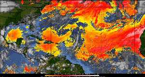 Météo tropicale : Air sec et densité de poussière dans l'air.