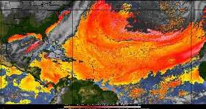 Météo tropicale : Air sec et densité de poussière dans l'air.