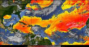 Météo tropicale : Air sec et densité de poussière dans l'air.