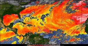 Météo tropicale : Air sec et densité de poussière dans l'air.