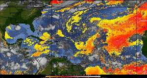 Météo tropicale : Air sec et densité de poussière dans l'air.