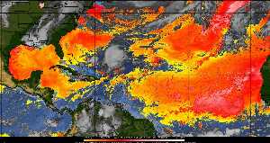 Météo tropicale : Air sec et densité de poussière dans l'air.