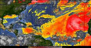 Météo tropicale : Air sec et densité de poussière dans l'air.