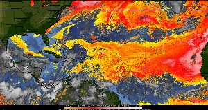 Météo tropicale : Air sec et densité de poussière dans l'air.