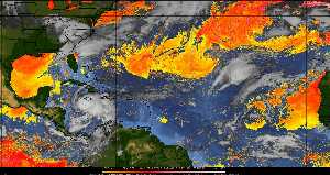Météo tropicale : Air sec et densité de poussière dans l'air.